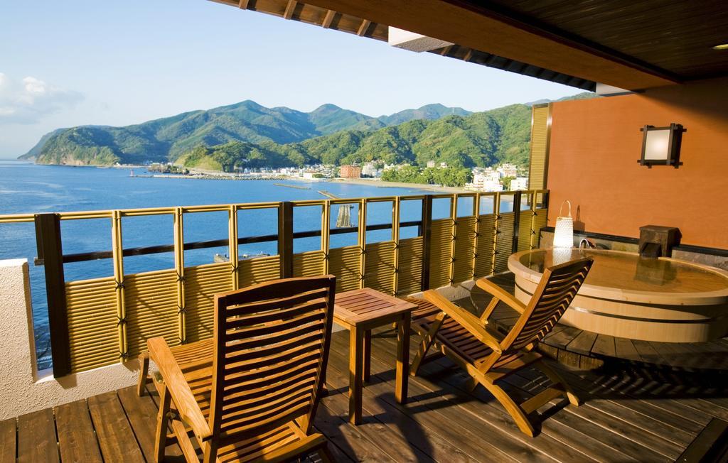 Shin Kaikatei Izumi Hotell Izu  Exteriör bild