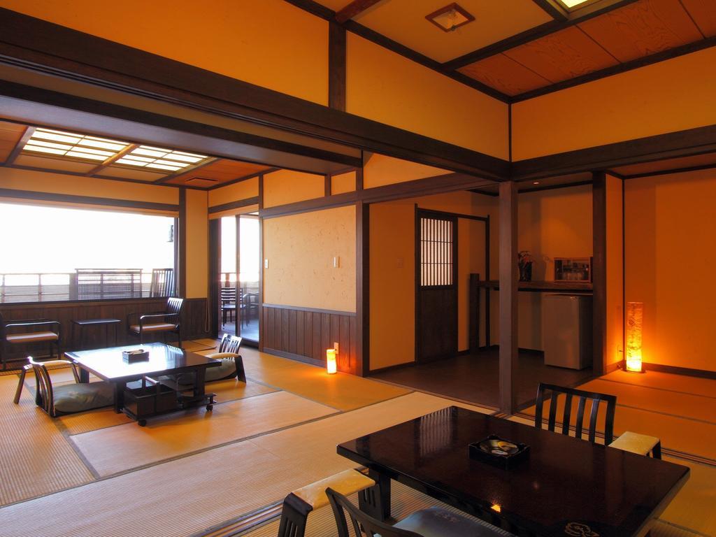 Shin Kaikatei Izumi Hotell Izu  Exteriör bild